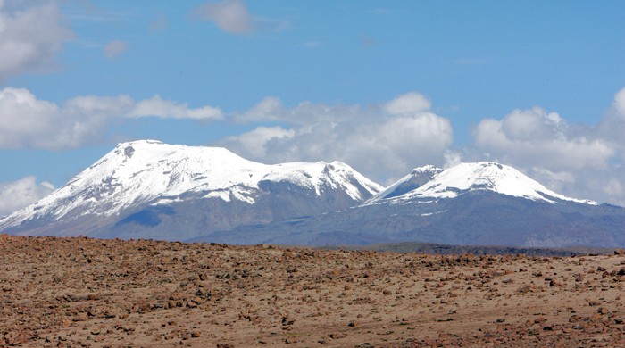 Volcán Sabancaya y Ampato (Arequipa)