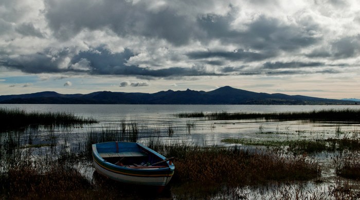 Bote a orillas del lago Titicaca, Yunguyo, Puno, Perú